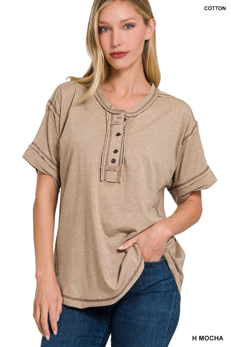 RAW EDGE DETAILED BUTTON CLOSURE SHORT SLEEVE TOP