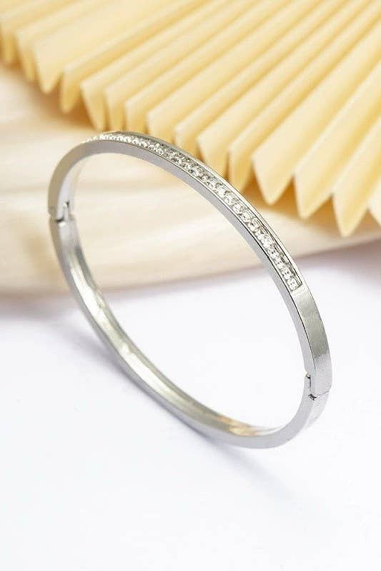 18K NON-TARNISH WATERPROOF STAINLESS STEEL BANGLE