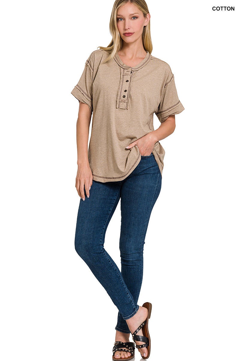 RAW EDGE DETAILED BUTTON CLOSURE SHORT SLEEVE TOP